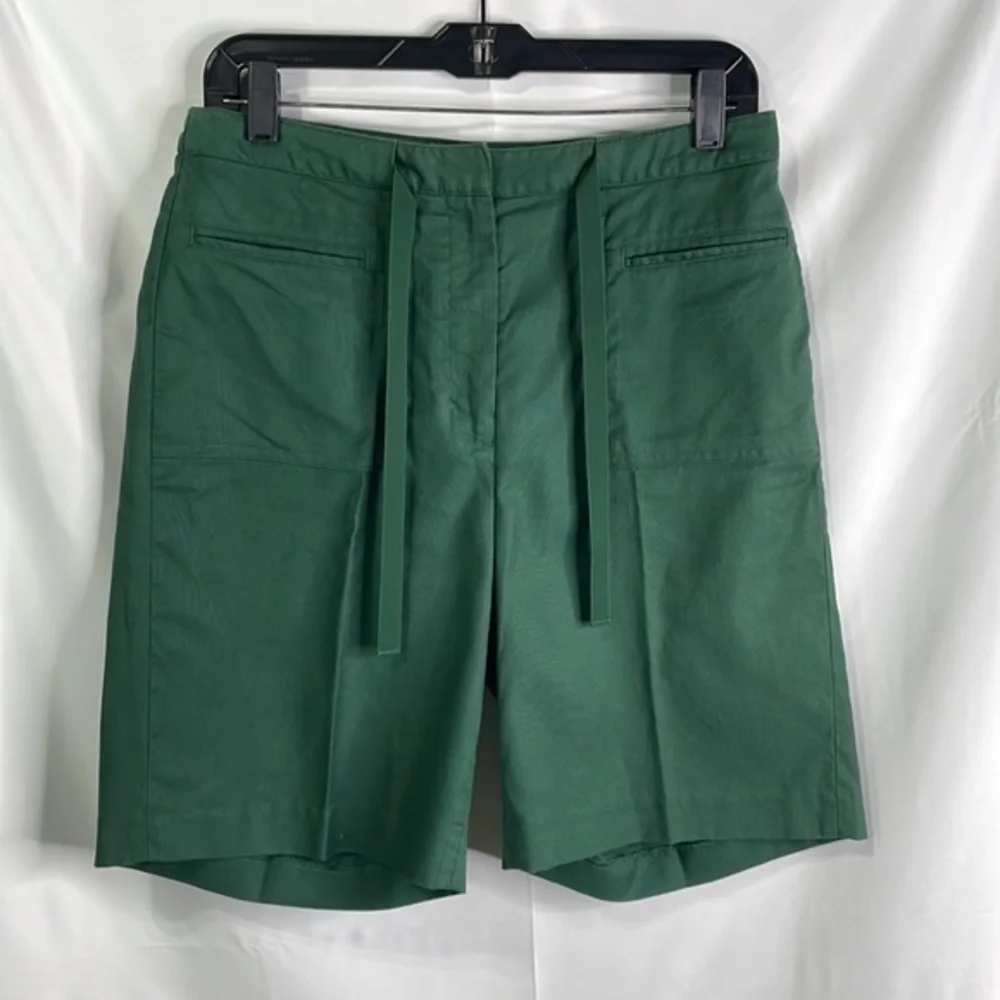 Tommy Hilfiger Golf dark green bermudas.